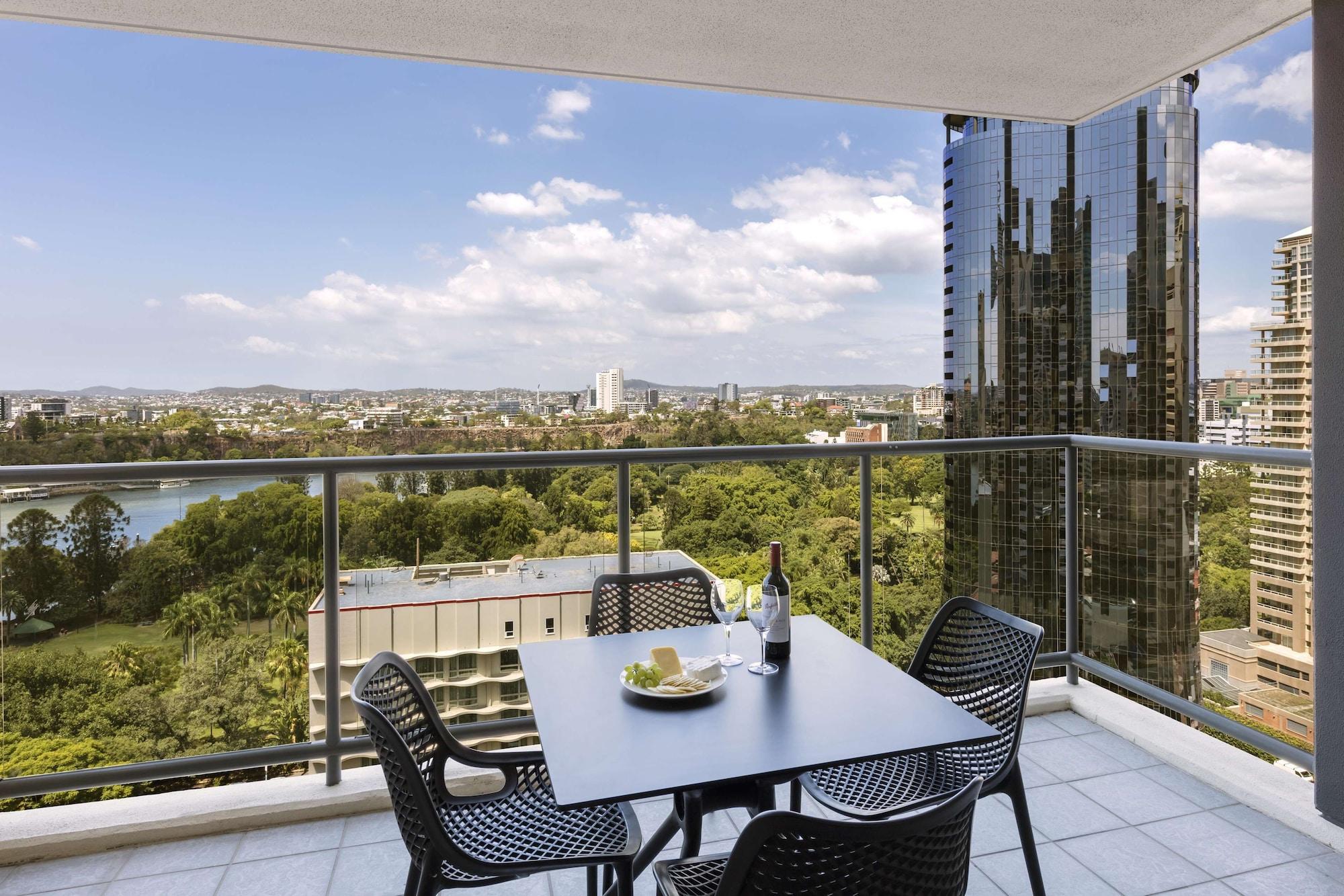 Oaks Brisbane On Margaret Suites Екстериор снимка