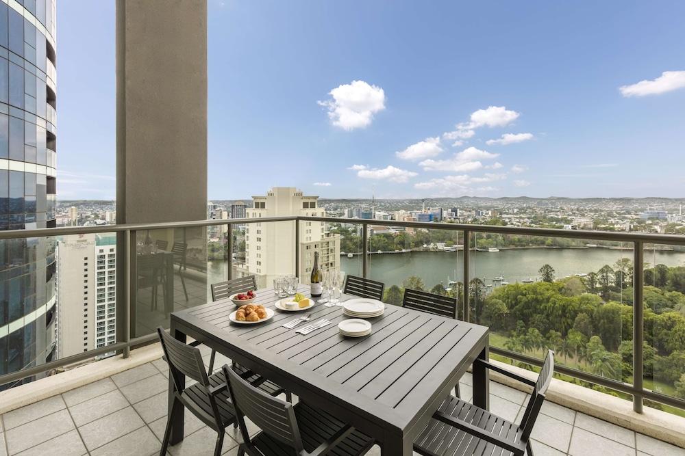 Oaks Brisbane On Margaret Suites Екстериор снимка