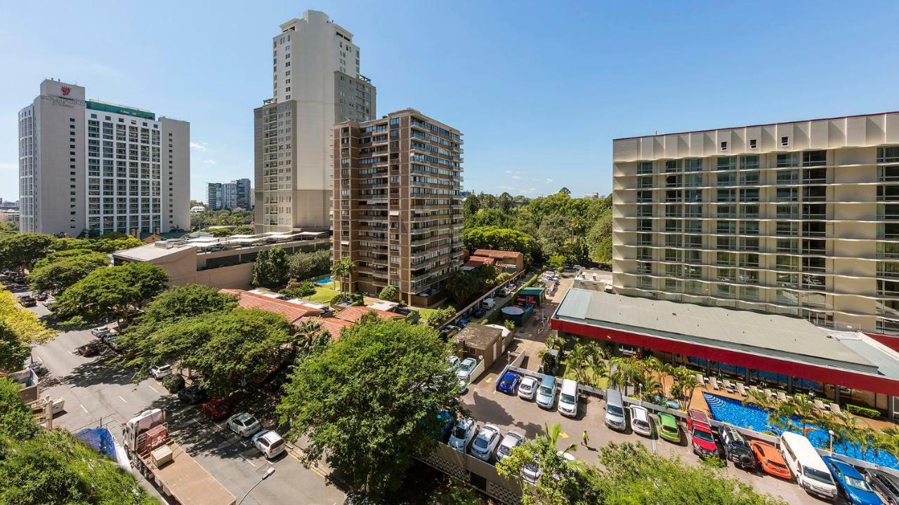 Oaks Brisbane On Margaret Suites Екстериор снимка